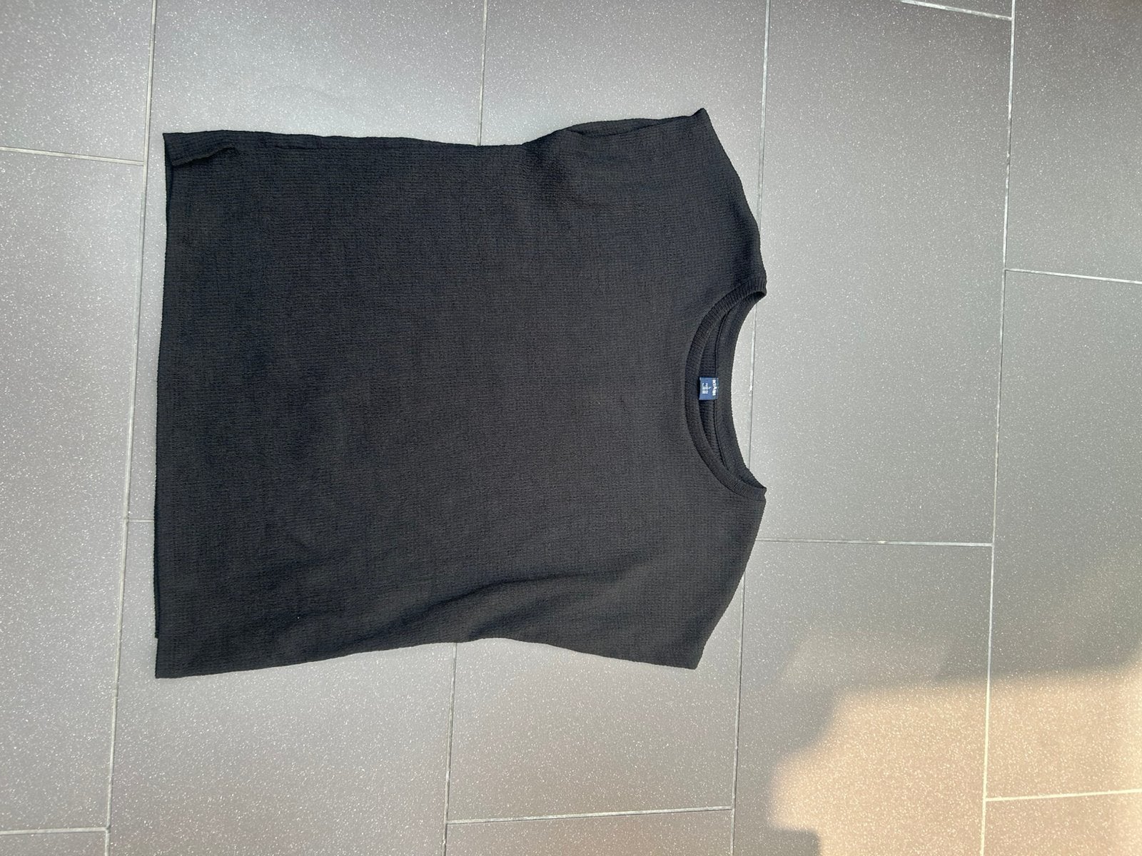 T-shirt met korte mouwen, Ophalen, Zo goed als nieuw, Maat 52/54 (L), Zwart