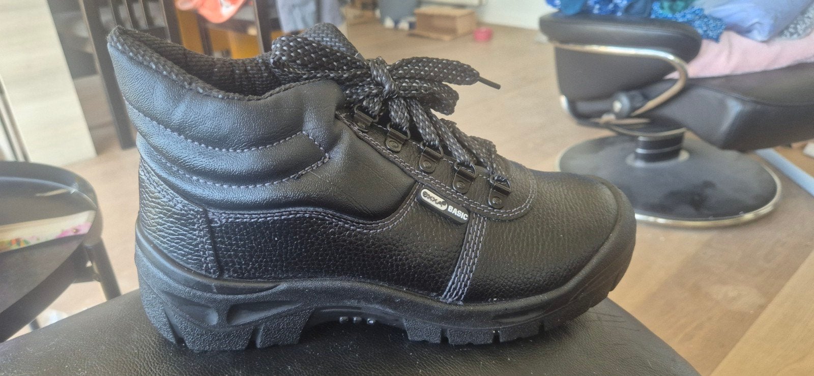 Veiligheidsschoenen maat 42, Bricolage & Construction, Vêtements de sécurité, Enlèvement ou Envoi, Neuf