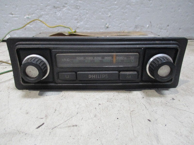 AUTORADIO Mercedes-Benz / 8 (W115) (01-1968/01-1977), Mercedes-Benz, Utilisé, Dialog.mb@mercedes-benz.com, Mercedes-Benz AG