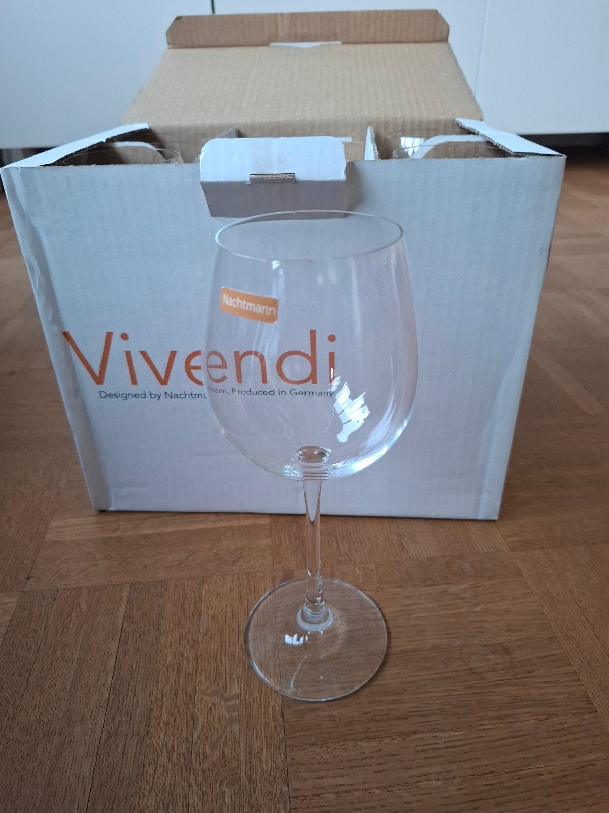 6 wijnglazen Vivendi - Nieuw, Verzamelen, Glas en Drinkglazen, Ophalen