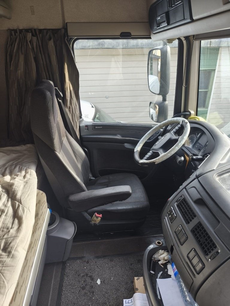 DAF Euro 6 Automaat – 2016 – 800.000 km – Trekker, Auto's, Vrachtwagens, Automaat, Euro 6, Wit, Diesel