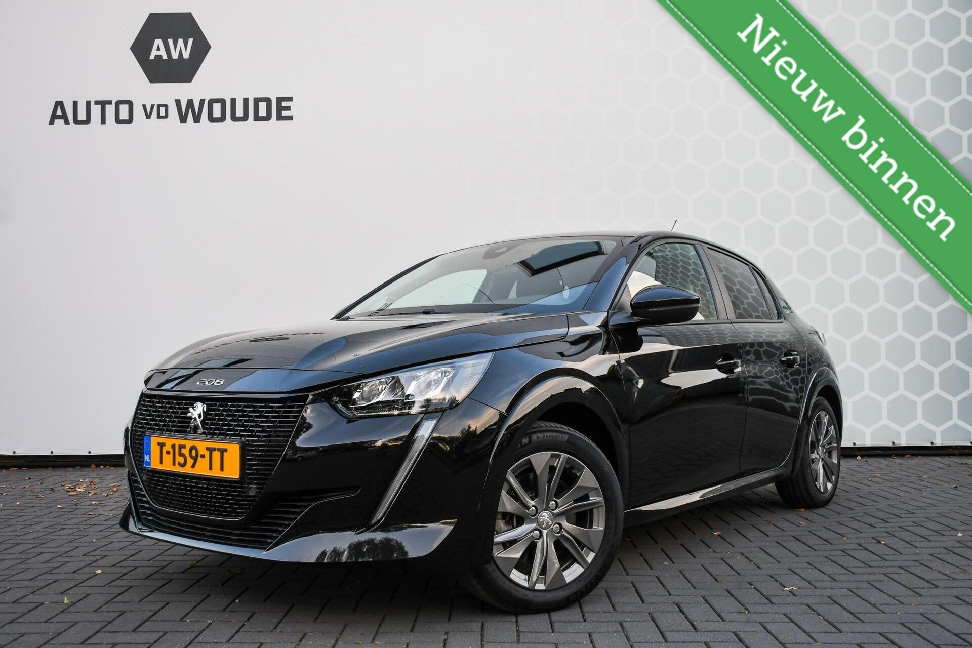 Peugeot e-208 EV Active Pack 50 kWh SOH 99% CarPlay, Auto's, Stof, Gebruikt, Zwart, 136 pk