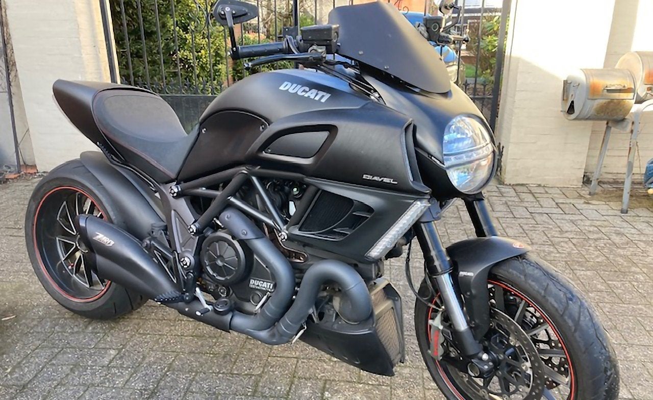 Moto Ducati Diavel Carbon, Motos, Motos | Ducati, Permis Moto A, Plus de 35 kW, Super Sport, Particulier