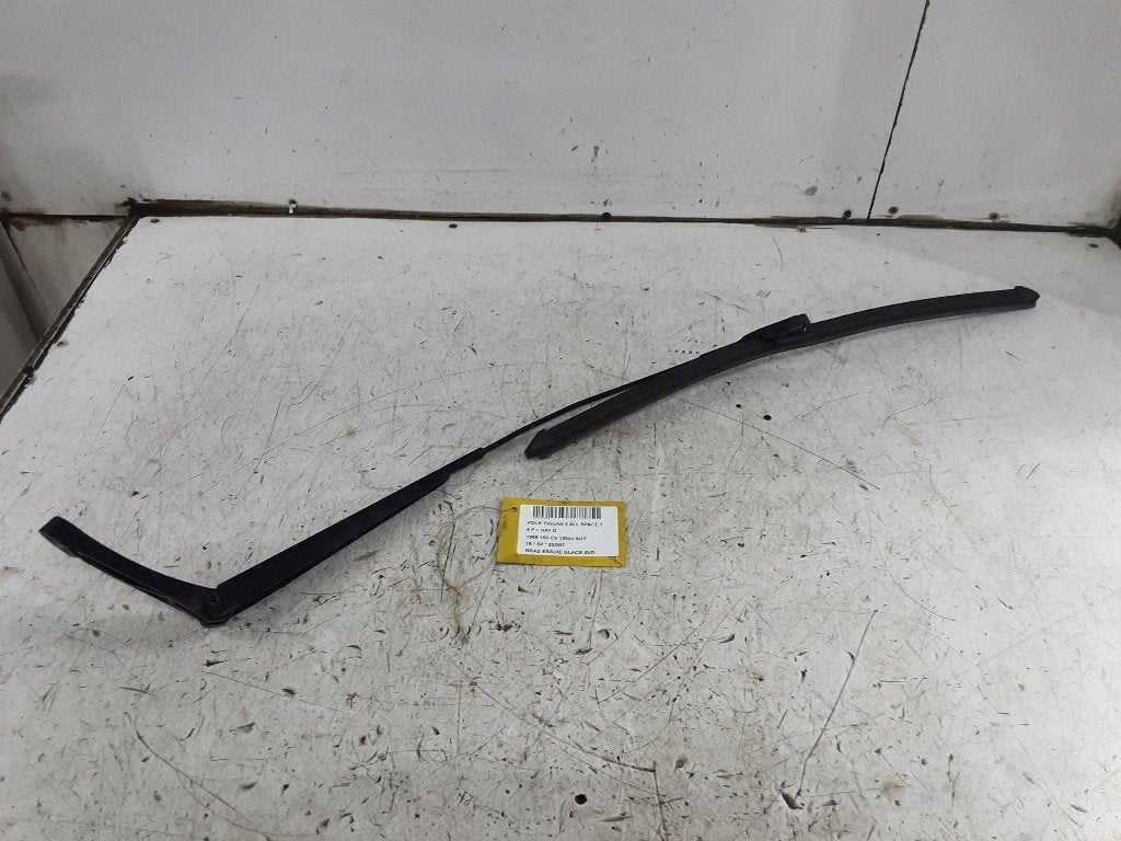 BRAS ESSUIE-GLACE AVANT DROIT Tiguan Allspace (BW2), Autos : Pièces & Accessoires, Volkswagen, Mevr. I. Hauben, Utilisé, Rue de l'Espoir 34 34
4030  GRIVEGNÉE, BE