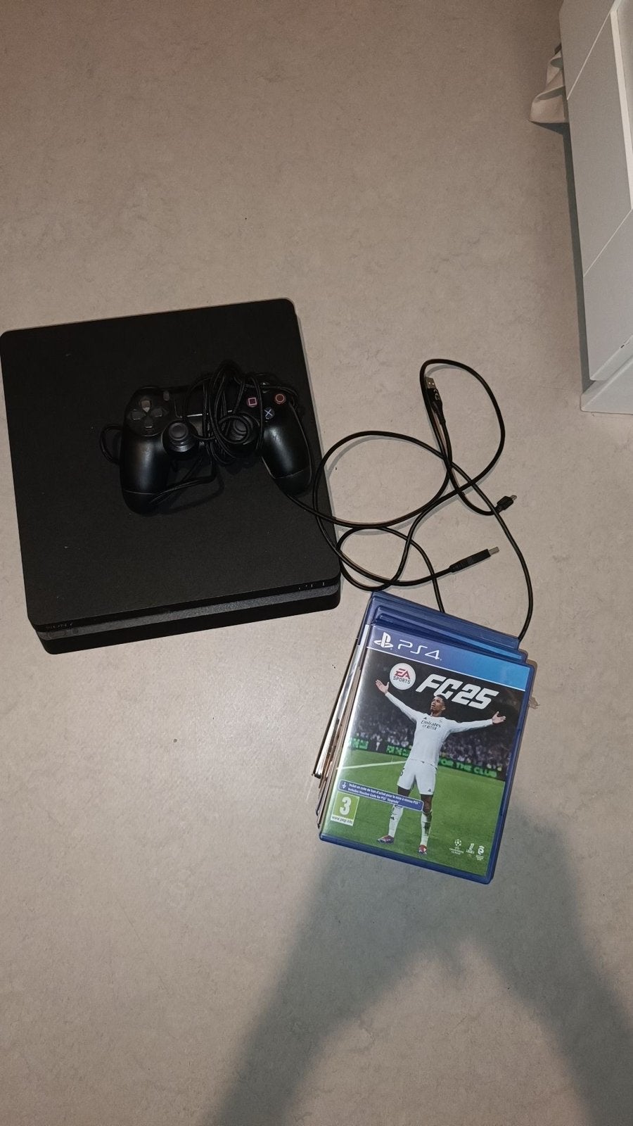 PS4 Slim 1TB avec jeux, Enlèvement, Comme neuf, Slim