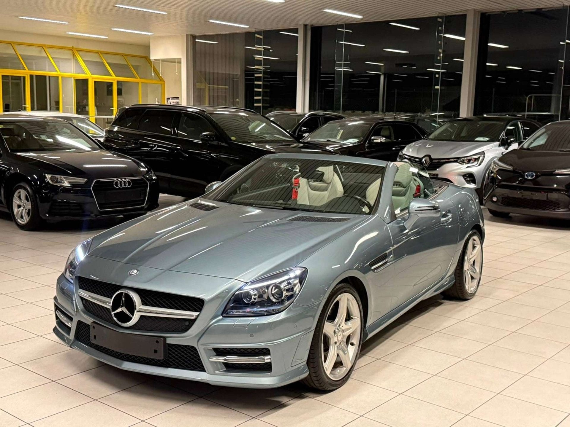Mercedes-Benz SLK 200 Mercedes-benz SLK 200 Pack-AMG Cabrio, Auto's, Automaat, Gebruikt, 135 kW, Cabriolet