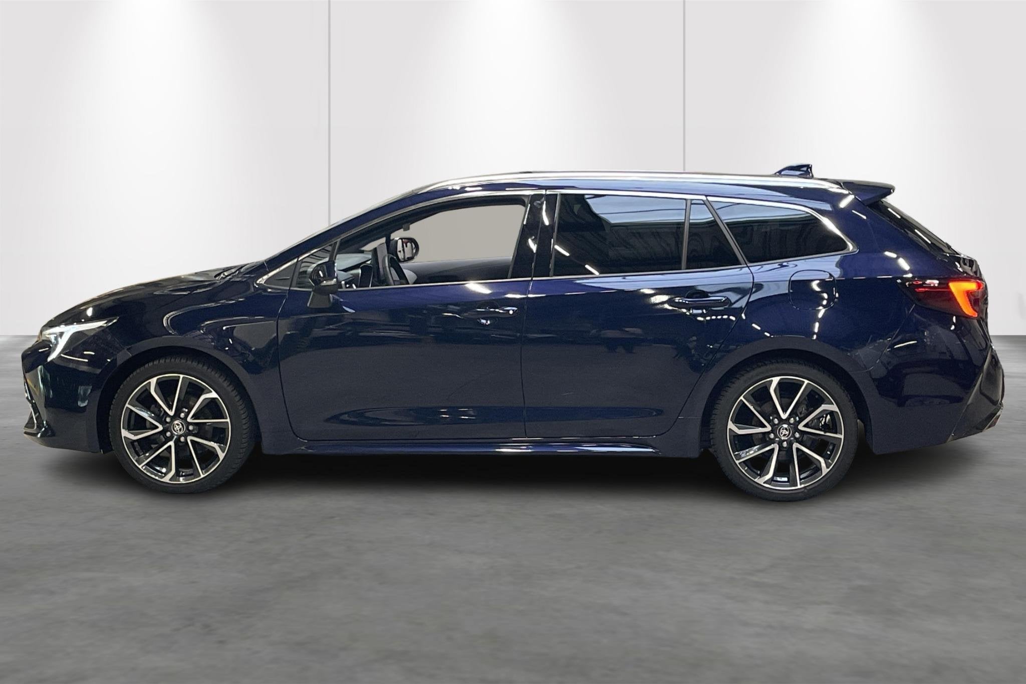 Toyota Corolla Touring Sports Premium, Gebruikt, 750 kg, 4 cilinders, Blauw