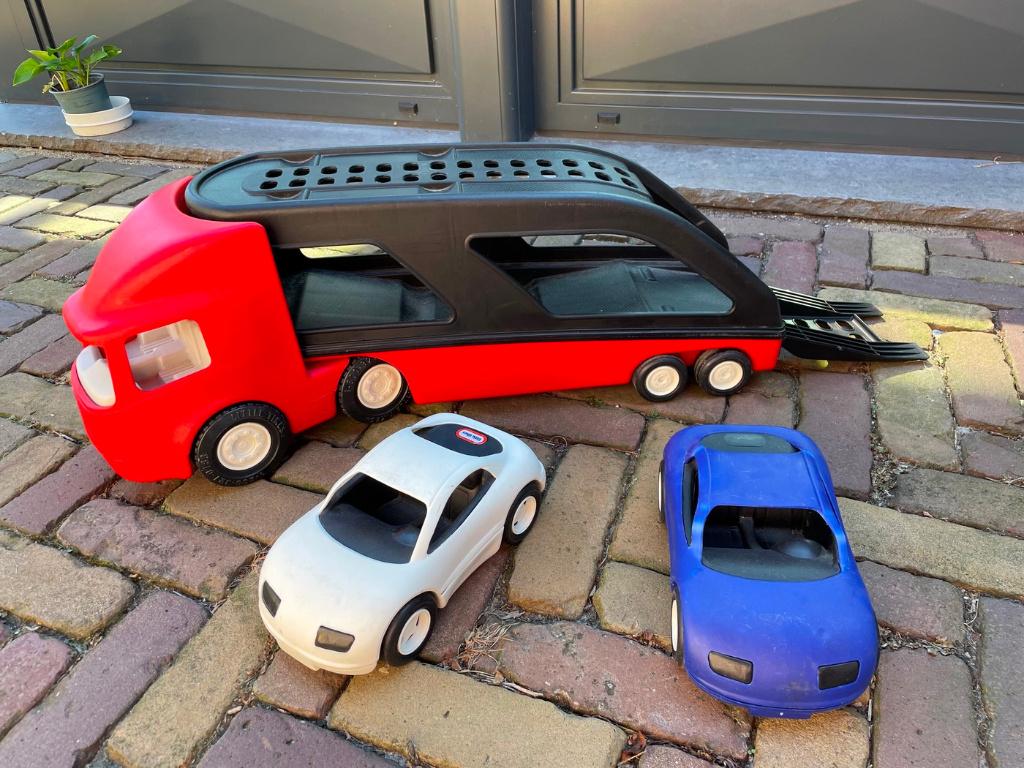 autotransporter little tikes met 2 auto's, Kinderen en Baby's, Speelgoed | Educatief en Creatief, Ophalen of Verzenden