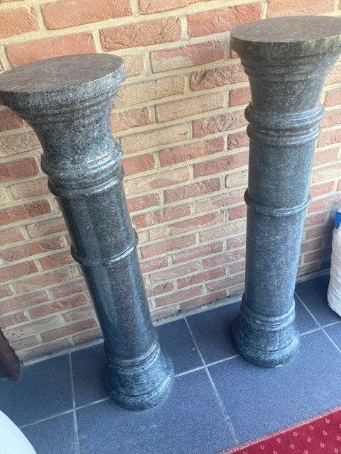 marmer pilaar met vaas granieten zuil set, Enlèvement, Comme neuf