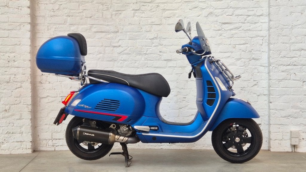 Vespa GTS 300 SuperSport 2019 Remus + Topkoffer @motomobilia, Scooter, Bedrijf, Sportuitlaat, Meer dan 35 kW