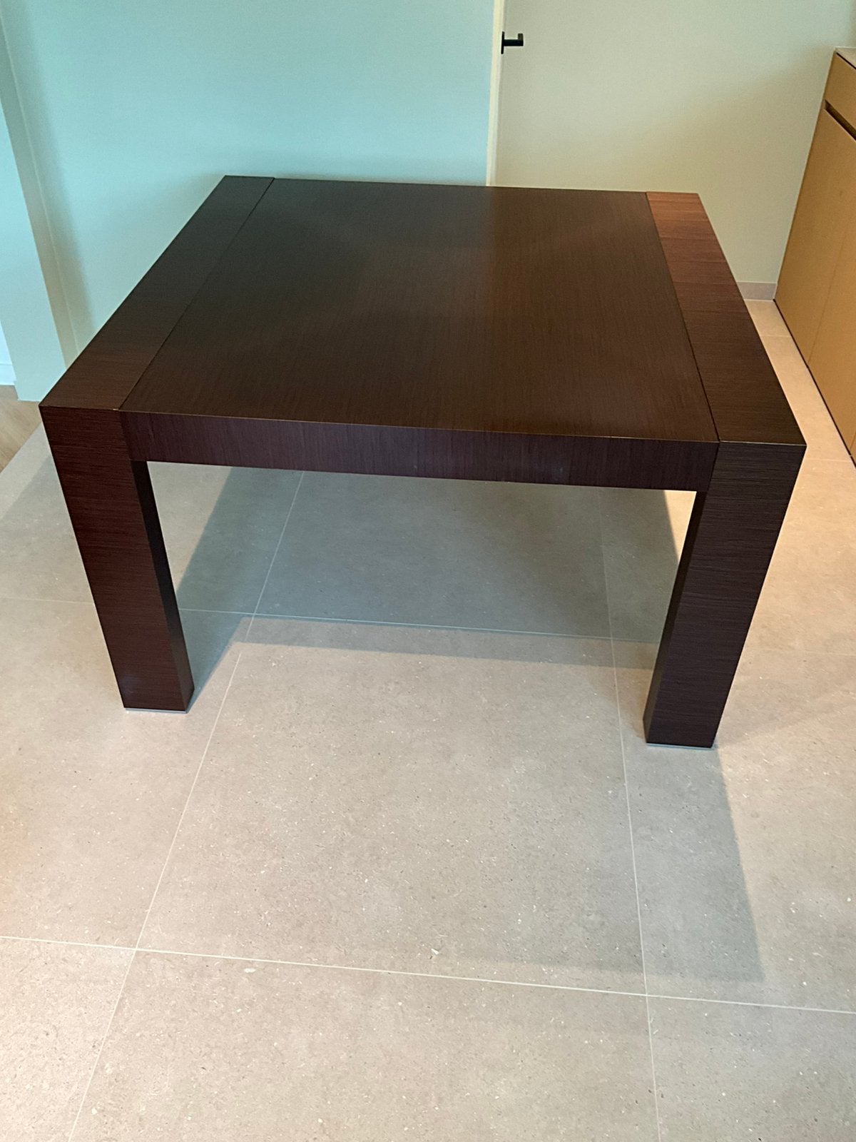 Deux tables identiques, 100 à 150 cm, Carré, 100 à 150 cm, Enlèvement