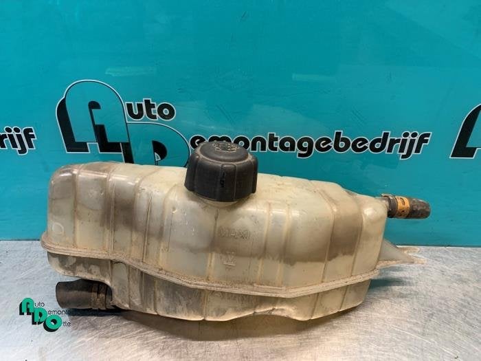 Réservoir d'expansion d'un Renault Clio (Clio 3 06-), Renault, -, 3 mois de garantie, Utilisé