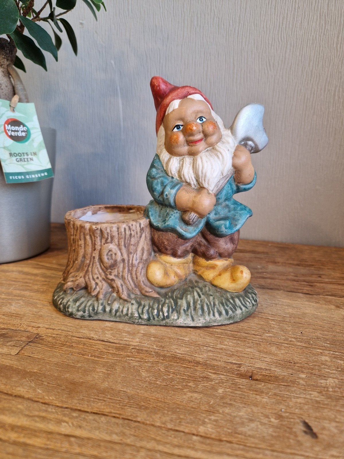 Vintage stenen beeldje kabouter met bloempot, Ophalen of Verzenden