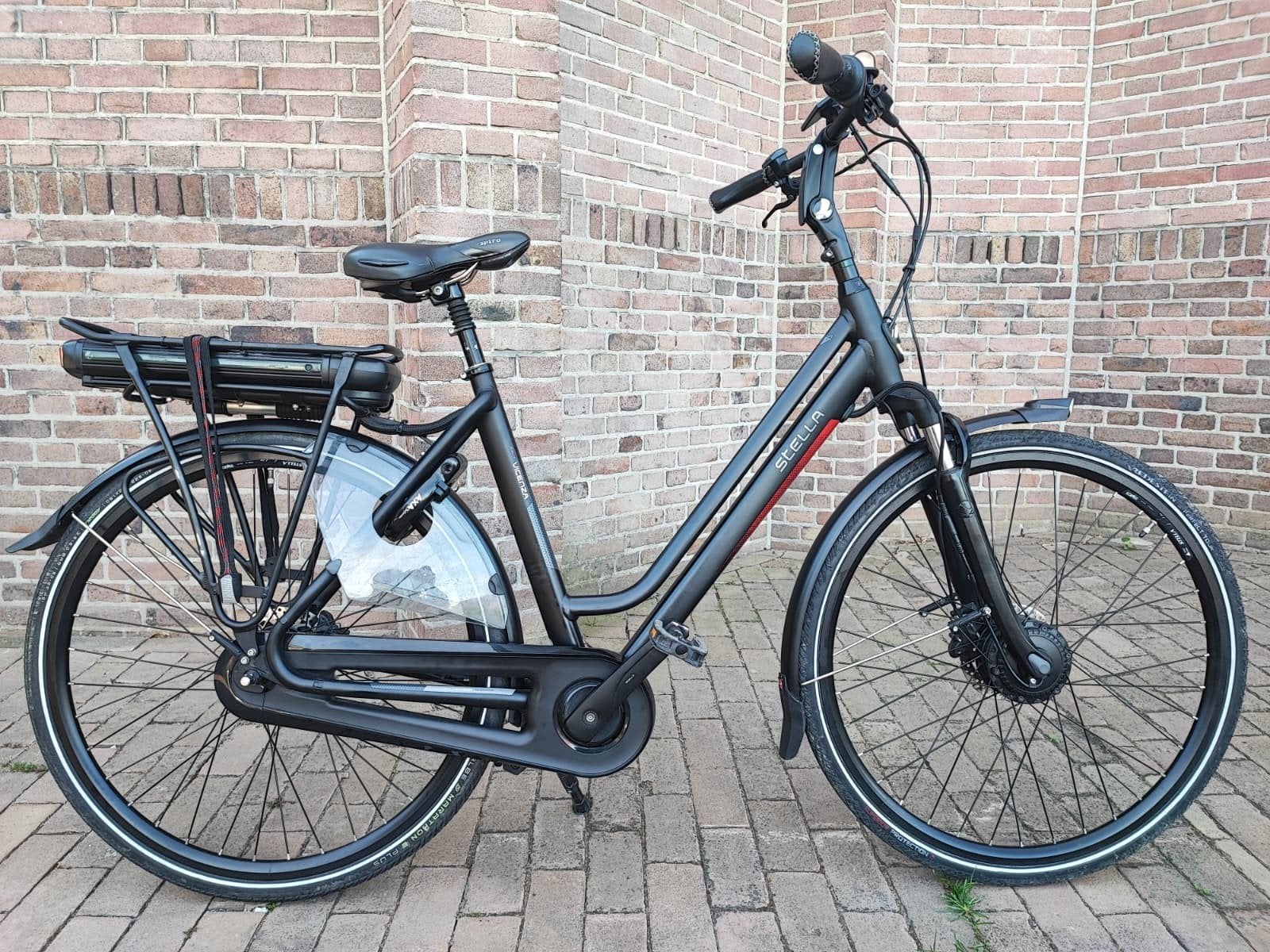 Slechts 200 km | Stella Elektrische fiets, Fietsen en Brommers, 51 tot 55 cm, Ophalen, Zo goed als nieuw, 50 km per accu of meer
