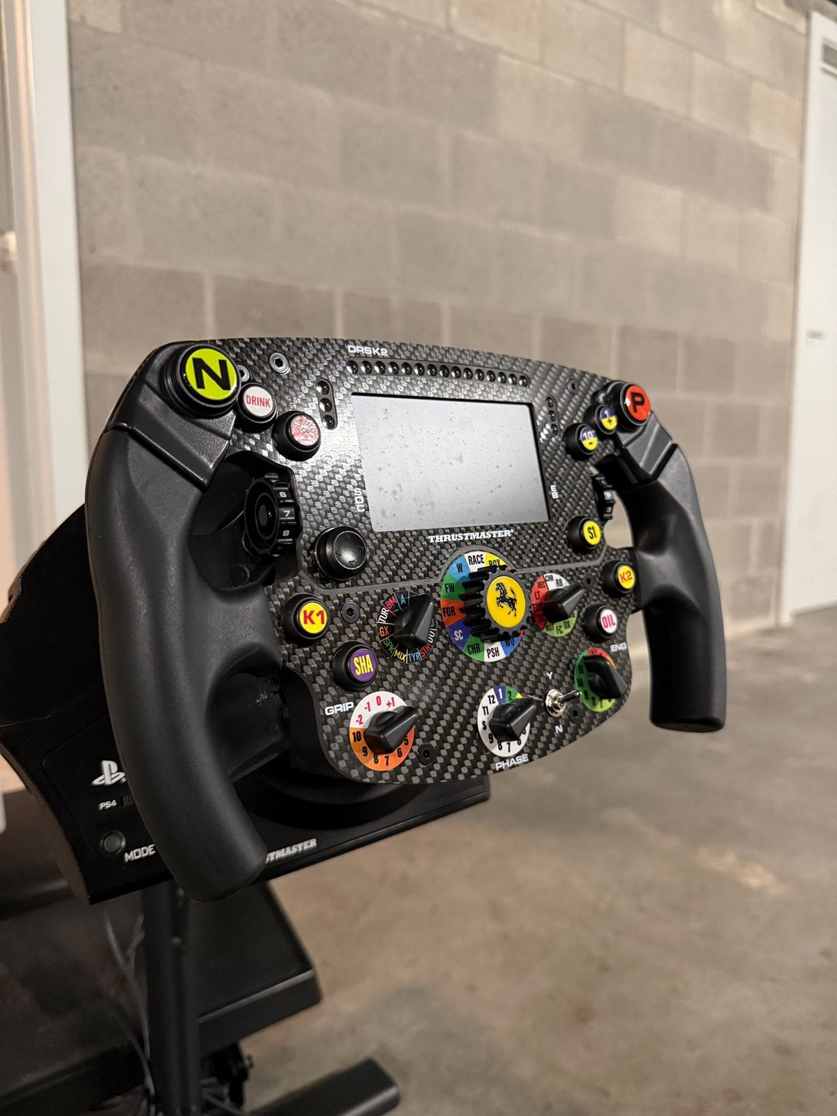 Thrustmaster T300 + Pedals + SF1000 Ferrari Wheel + Playseat, Ophalen, Zo goed als nieuw