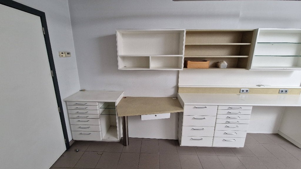 Armoires gratuites avec lavabo, Utilisé, Avec tiroir(s), 50 à 75 cm, 300 cm ou plus