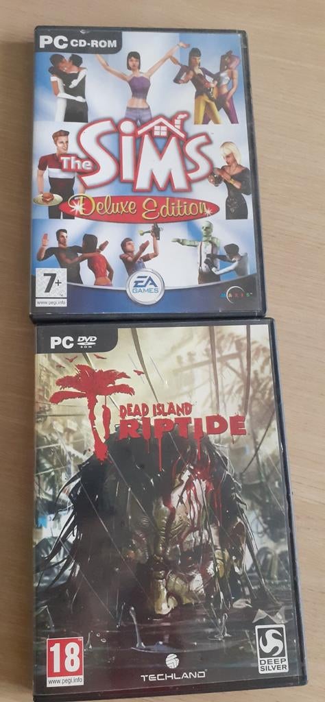 Pc spelletjes Sims 2 deluxe edition(2 cds) en dead IJsland r, Games en Spelcomputers, Ophalen