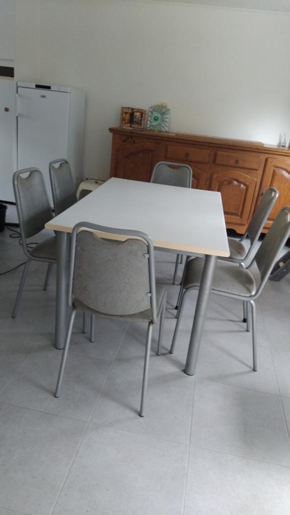Eet tafel, Ophalen