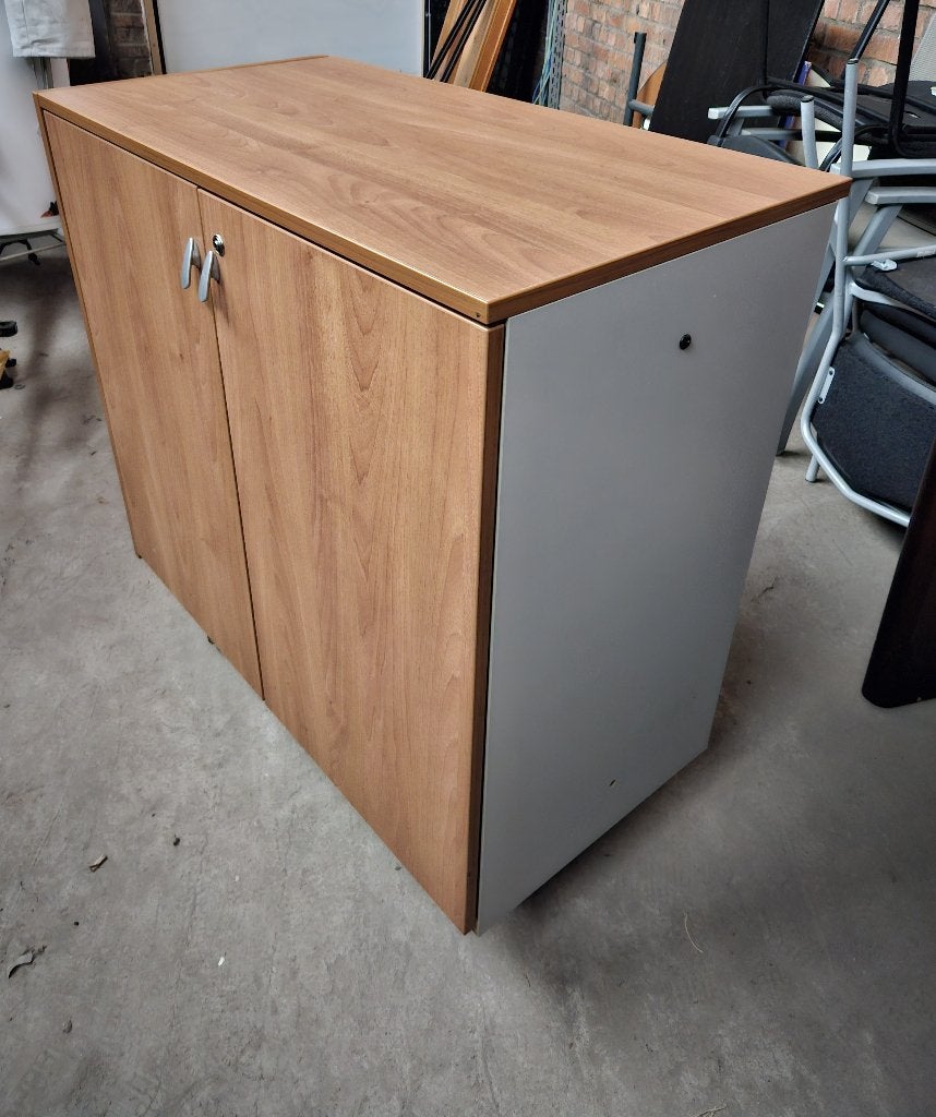 Opbergkast voor op kantoor metalen frame en houten afwerking, Ophalen, Gebruikt, Moderne