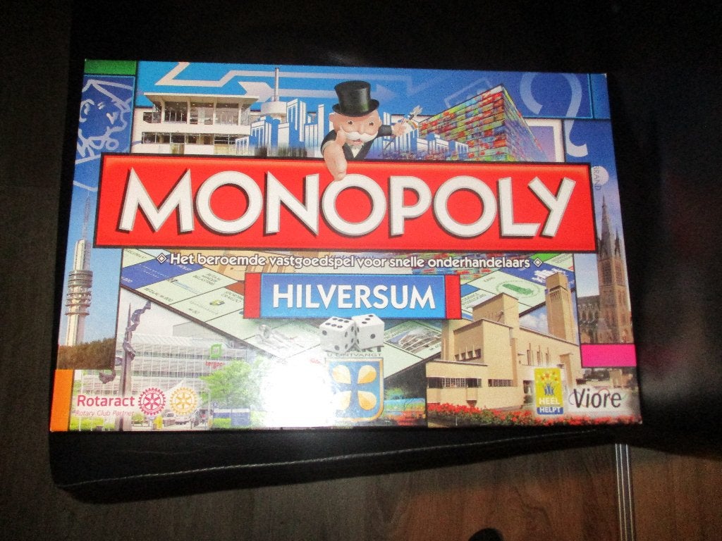 bordspel NL versie Monopoly Hilversum Monopolie 1e editie, Hobby en Vrije tijd, Een of twee spelers, Ophalen of Verzenden, Nieuw