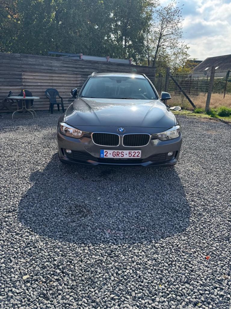 Voiture familiale propre et bien entretenue.De BMW wordt doo, Autos, Particulier, Achat