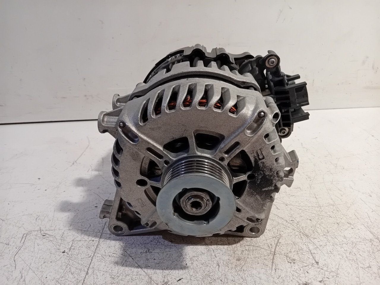 Dynamo Ford Puma, Onderdelen@venauto.nl, Van der Ven Autorecycling B.V., Gebruikt, Ettenseweg 76, 4706 PB Roosendaal, The Netherlands