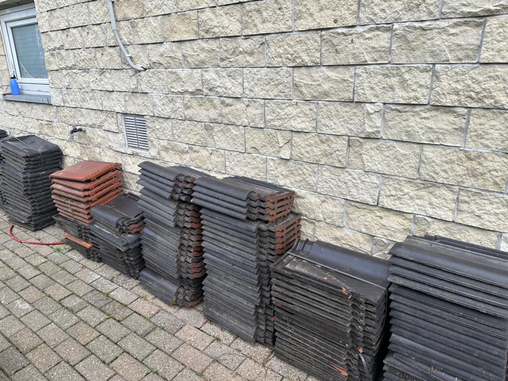Lot de tuiles — environ 250 pièces, Enlèvement, Comme neuf, Tuiles