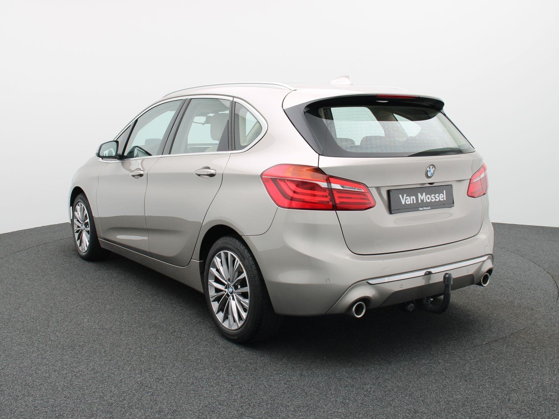 BMW 2 Serie Active Tourer 220i (131kW) (automatique), Autos, Euro 6, Entreprise, https://public.car-pass.be/vhr/330f6b4a-1004-401c-9ac6-5bc42cbab1a7