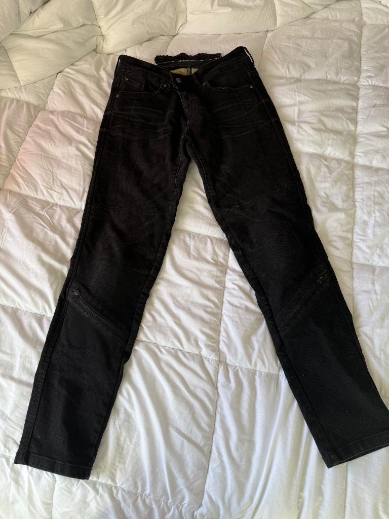 bijna Nieuw Dames Motorbroek Macna, Motoren, Kleding | Motorkleding, Broek | leer, Ophalen of Verzenden, Dames, Tweedehands