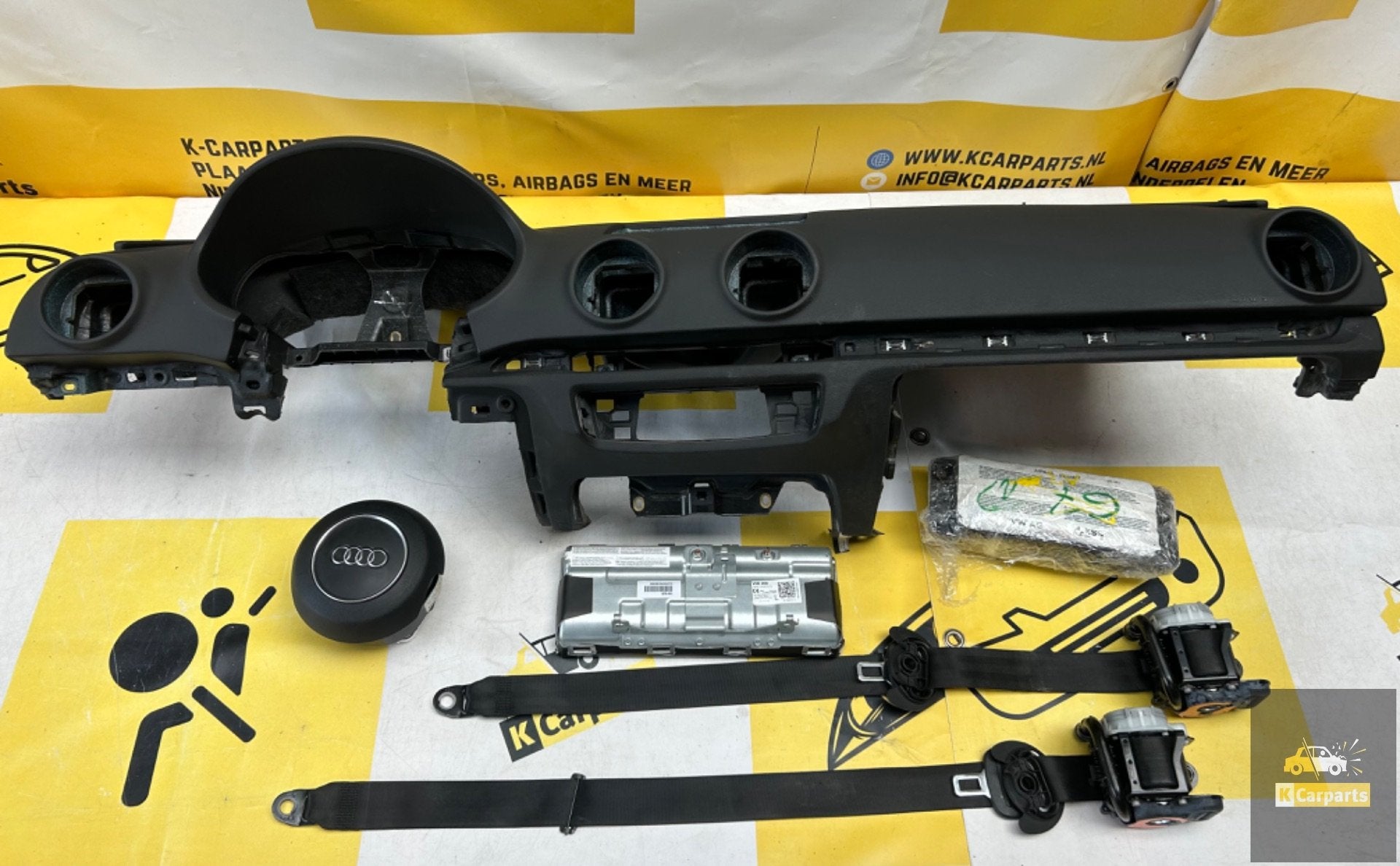 Audi A3 8V Compleet Dashboard set 2013-2018 origineel, Info@fabrikant.eu, Fabrikantstraat 1
1000 AA  Amsterdam, NL, Audi, Fabrikant BV