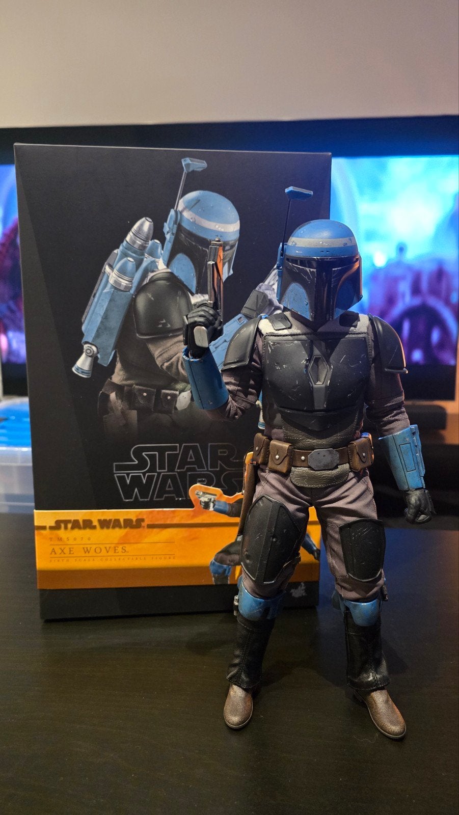Hot Toys Hache Woves TMS 070, Enlèvement