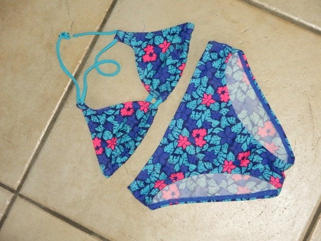 Een blauwe bikini, maat 143-150, NIEUW, Kinderen en Baby's, Kinderkleding | Maat 140, Ophalen, Nieuw, Meisje, Sport- of Zwemkleding