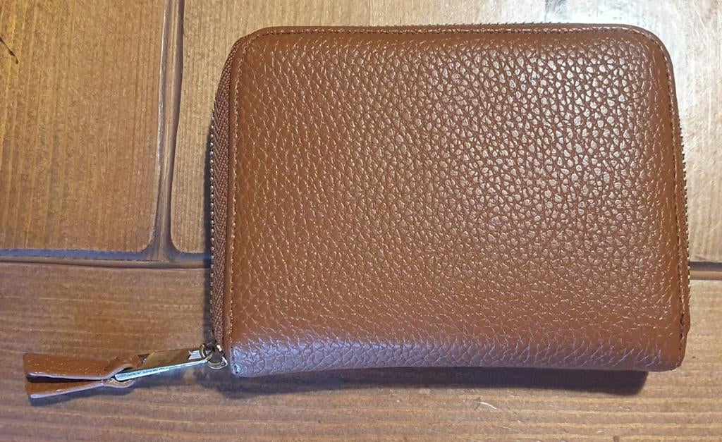 Bruine portemonnee van kunstleer, Bijoux, Sacs & Beauté, Porte-monnaie & Portefeuilles, Autres marques, Cuir, Enlèvement ou Envoi