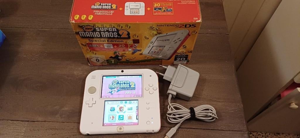 Nintendo 2ds super Mario bros 2 spéciale Edition+ 9 jeux, Rouge, Enlèvement ou Envoi, 2DS, Comme neuf