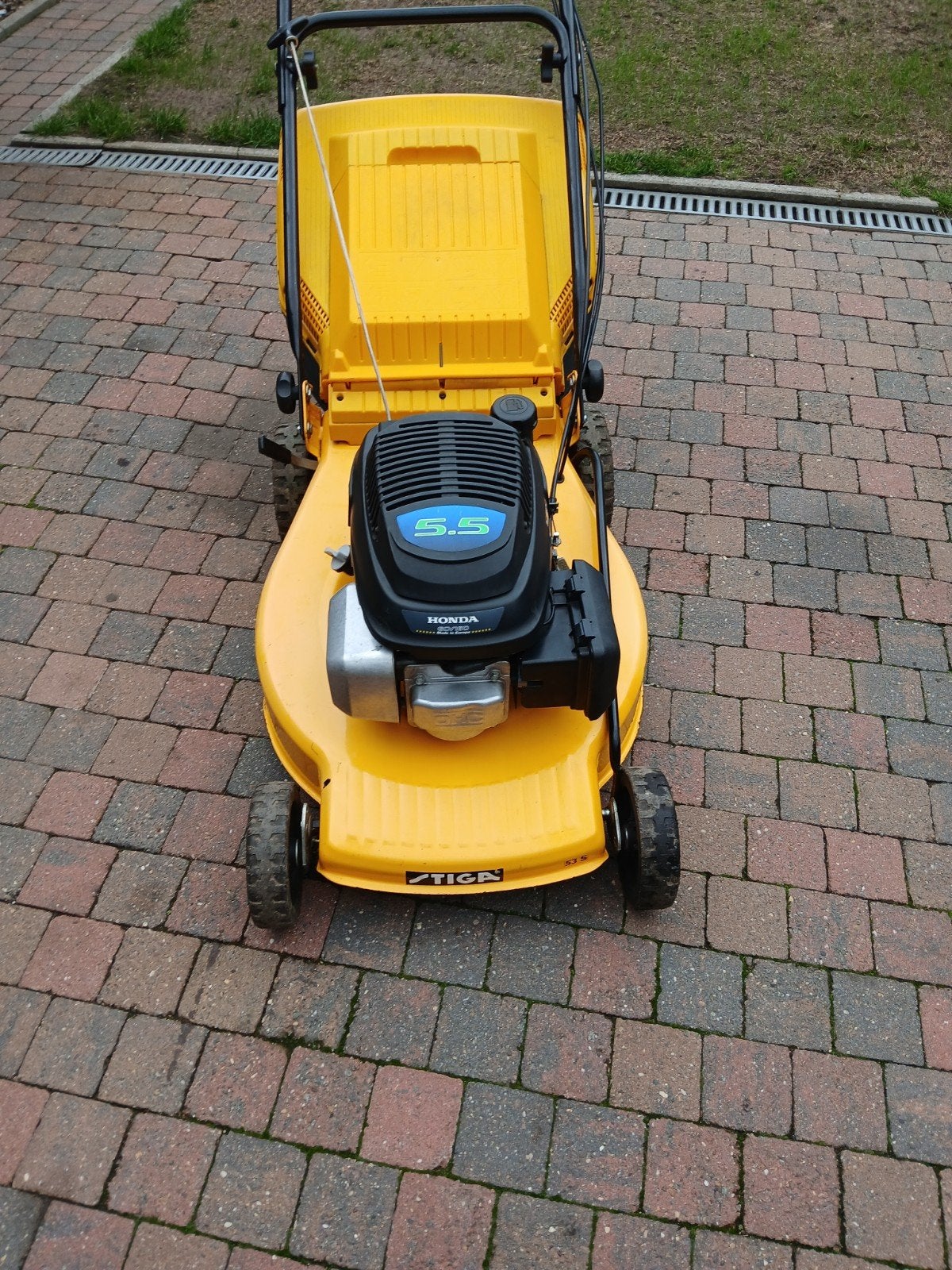 grasmachine stiga zelftrekker honda motor, Jardin & Terrasse, Stiga, Tondeuse rotative, Tondeuses à gazon à essence, Utilisé