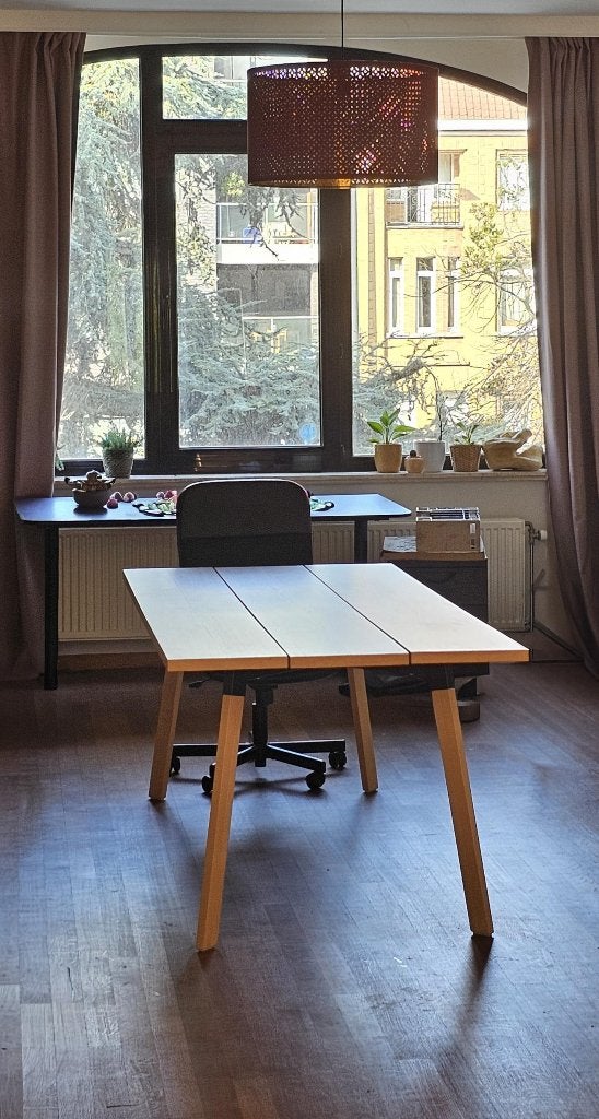 Spacieuse table à manger en bois marron clair, 200 x 90 cm, Métal, Enlèvement, Utilisé, 50 à 100 cm