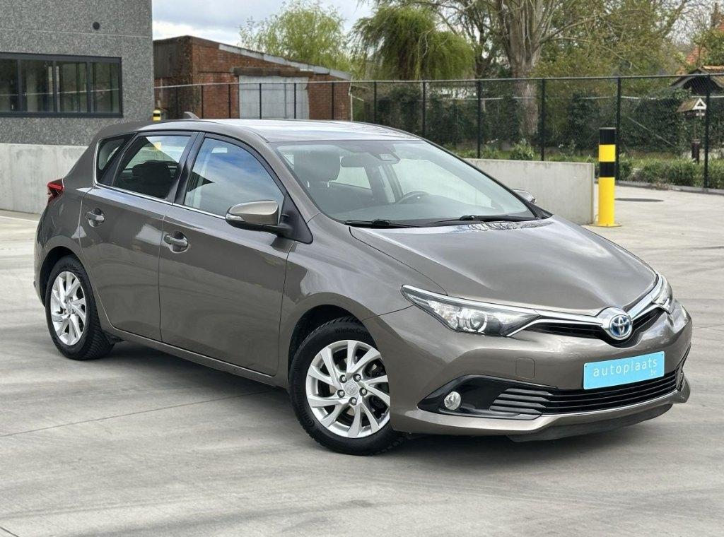Toyota Auris 2018 Mild Hybrid 83624km Automaat Camera Cruise, Beige, Bedrijf, 5 zetels, 5 deurs