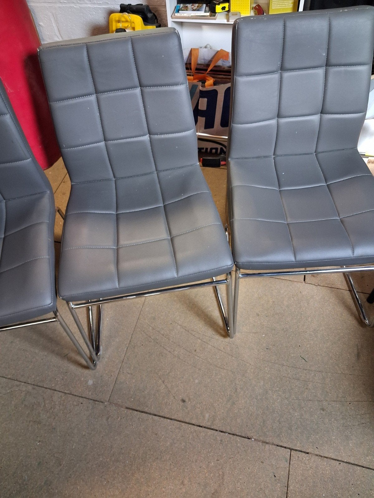 a vendre  4 chaises  40euro, Maison & Meubles, Chaises, Gris, Enlèvement, Utilisé, Métal