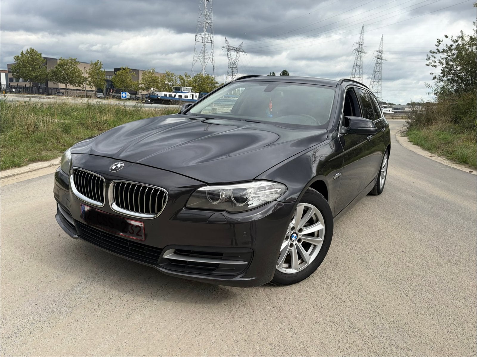Bmw 518 2014, Cuir, Argent ou Gris, 5 portes, Automatique