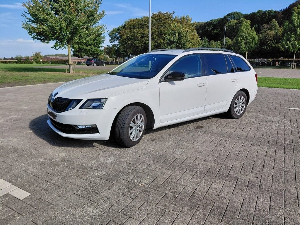 Skoda Octavia Combi 1.5 TSI benzine, Autos, Achat, 1350 kg, Carnet d'entretien, 5 portes