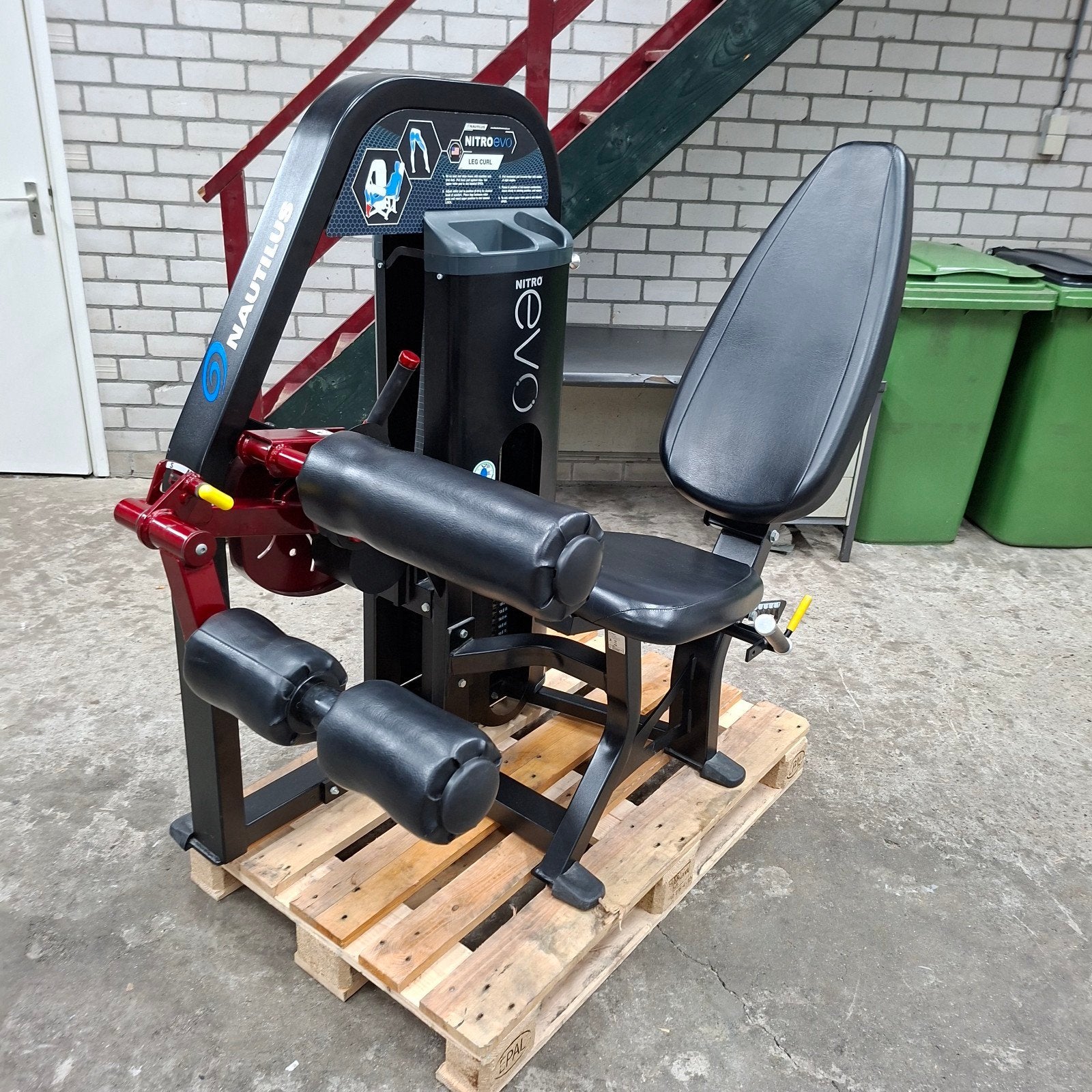 Nautilus Nitro Evo Black Edition Leg Curl, Ophalen, Armen