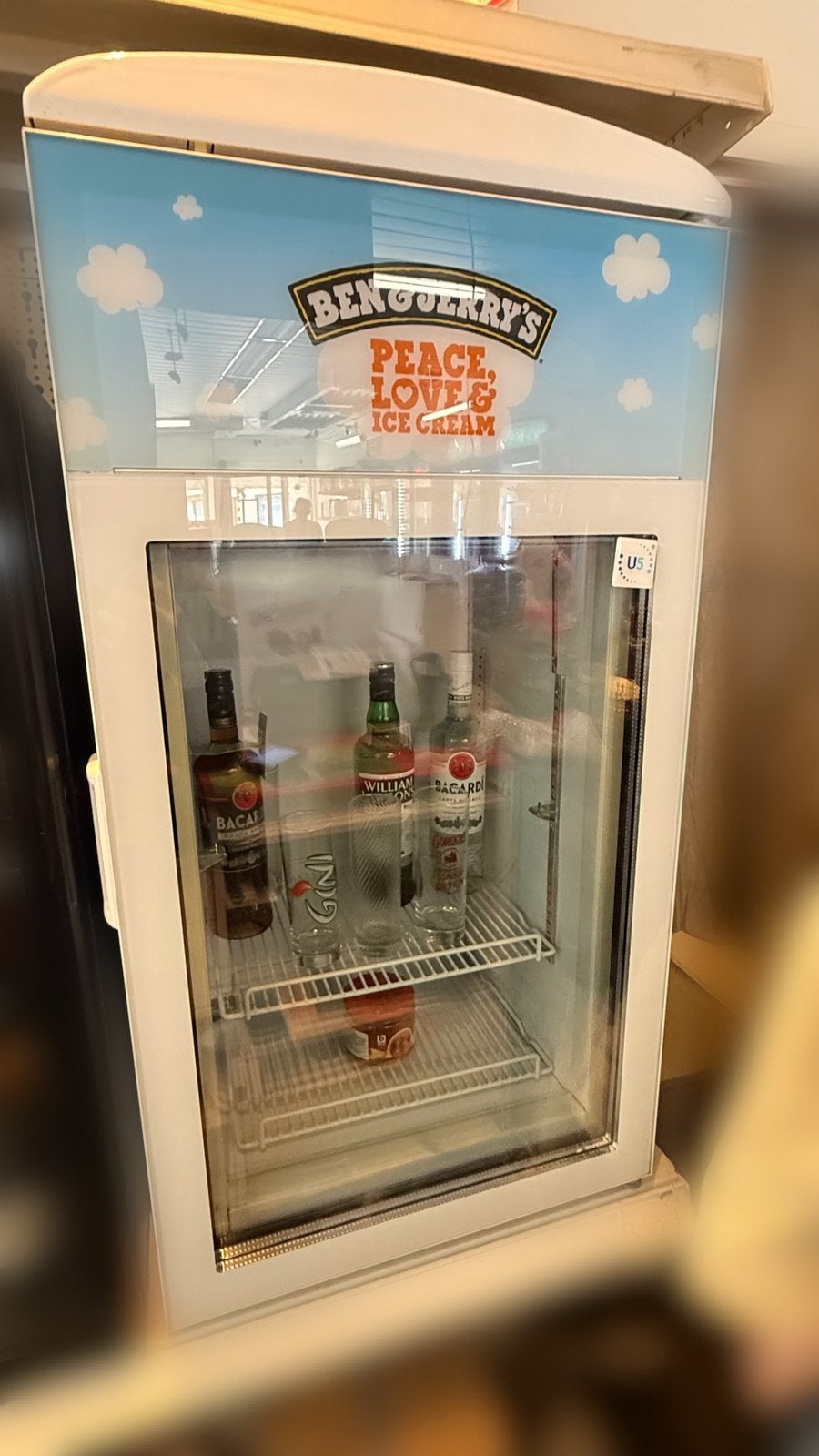 Ben & Jerry’s Ijskoelkast / Displayvriezer, Elektronische apparatuur, Koelkasten en IJskasten, Zo goed als nieuw, Met vriesvak