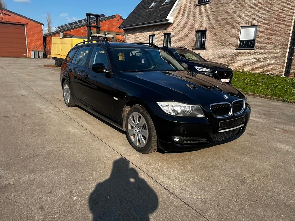 BNW 318i BENZINE MODEL 2010 met 178DKM, Auto's, BMW, Zwart, Bedrijf, Break, 5 deurs
