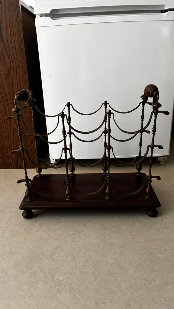 Flessenhouder van  metal op een houten basis. Frans werk., Ophalen, Metaal