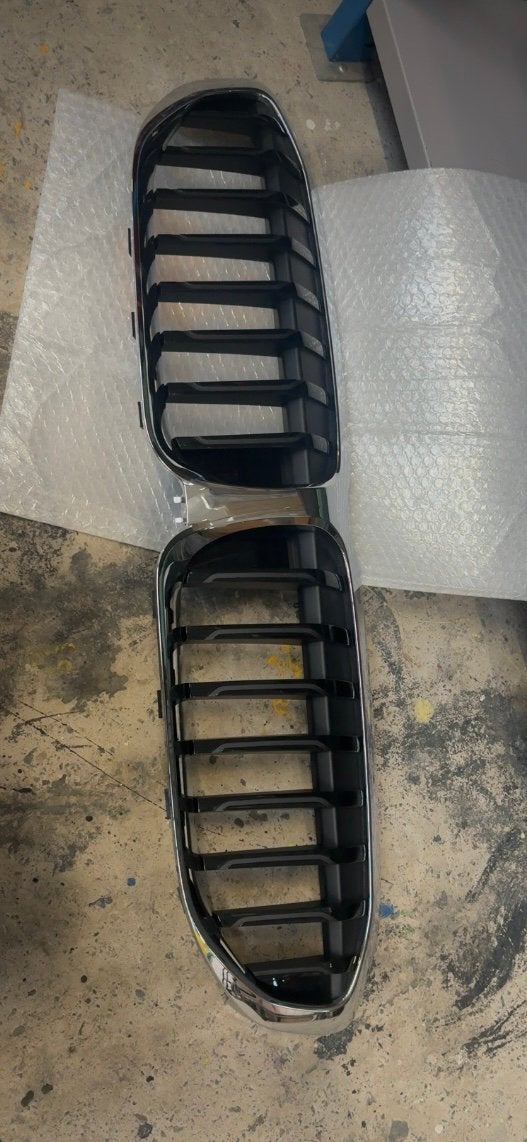 Grill bmw, Ophalen