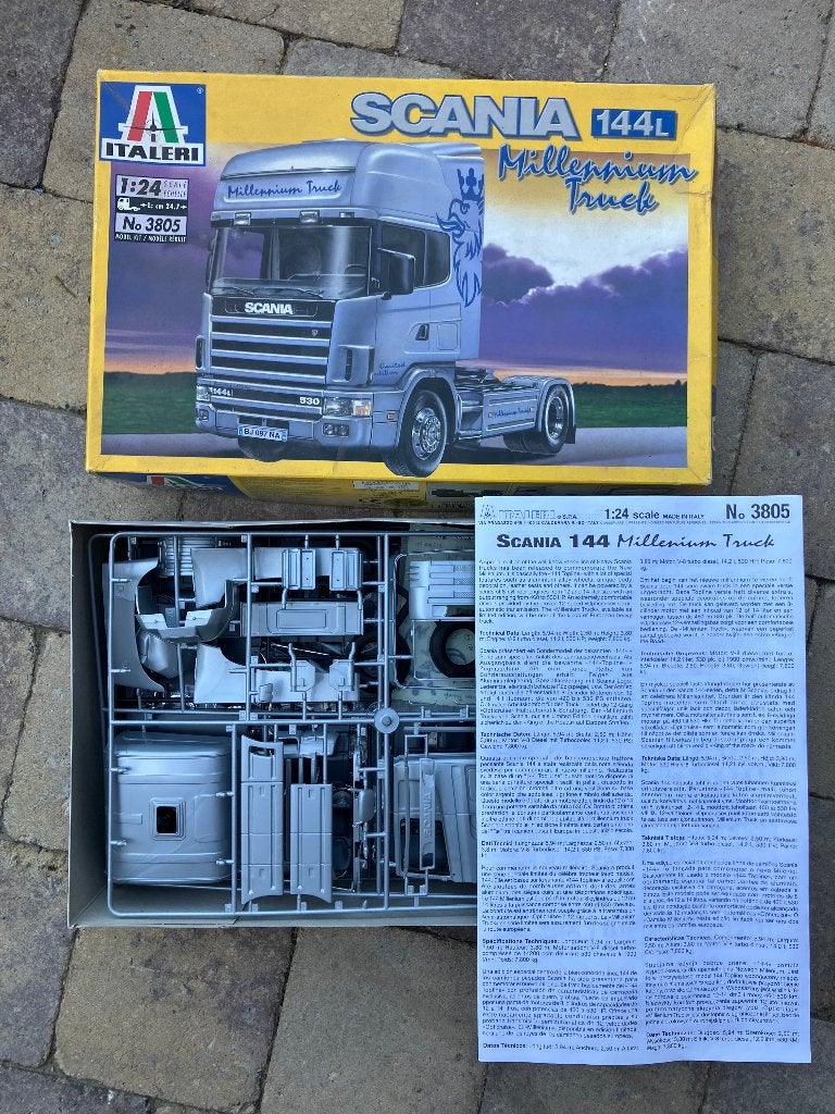 Italeri Scania 144L Millennium Truck 1:24 No3805, Hobby en Vrije tijd, Ophalen of Verzenden, Nieuw, Truck, Italeri