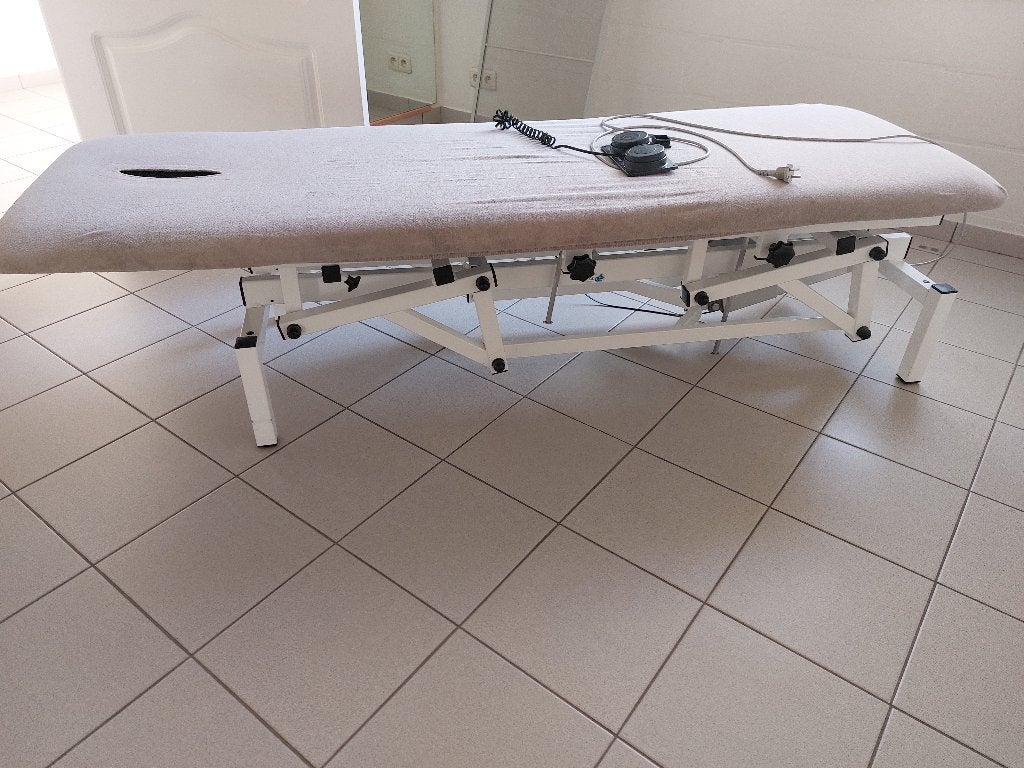 Elektrische massagetafel, Sports & Fitness, Enlèvement, Utilisé, Table de massage