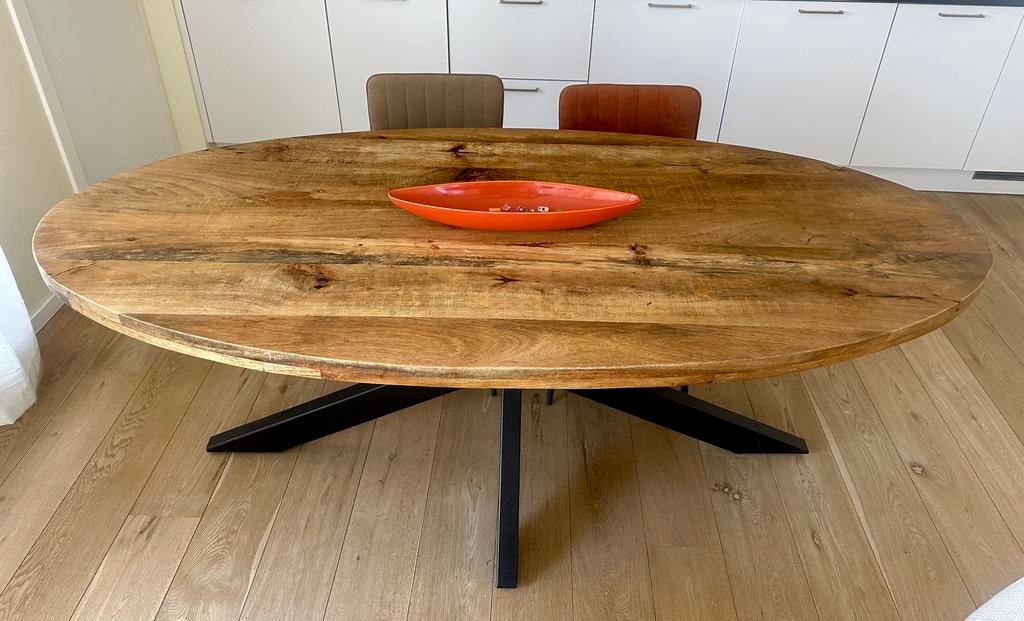 Table a manger, Enlèvement, Comme neuf, Ovale, Autres essences de bois