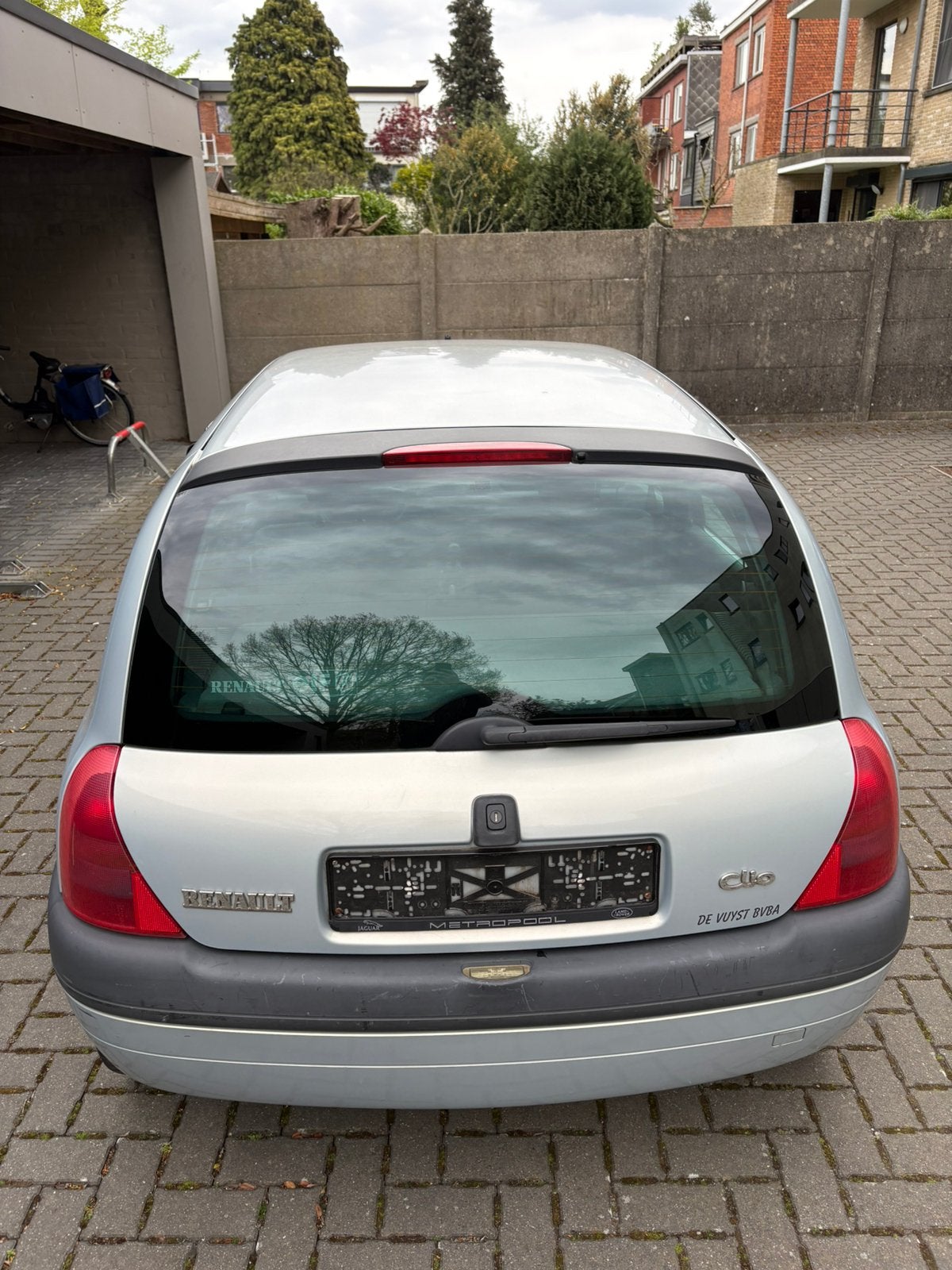 Renault clio 84.000 km 1.2 benzine, Autos, Euro 2, Argent ou Gris, Achat, Boîte manuelle