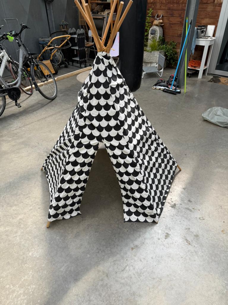 Nobodinoz tipi tent perfecte staat voor binnen, Ophalen, Zo goed als nieuw